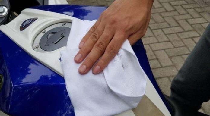 Baret pada Motor? Ini Dia Cara Menghilangkannya!