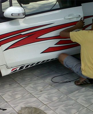 Peluang Meraup Untung dari Bisnis Cutting Sticker Mobil, Tertarik? Begini Cara Menjalankannya cutting sticker 2